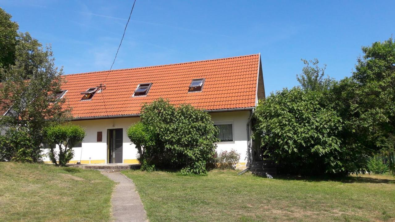 فيلا Ferienhaus Plattensee/Balaton Szolad المظهر الخارجي الصورة